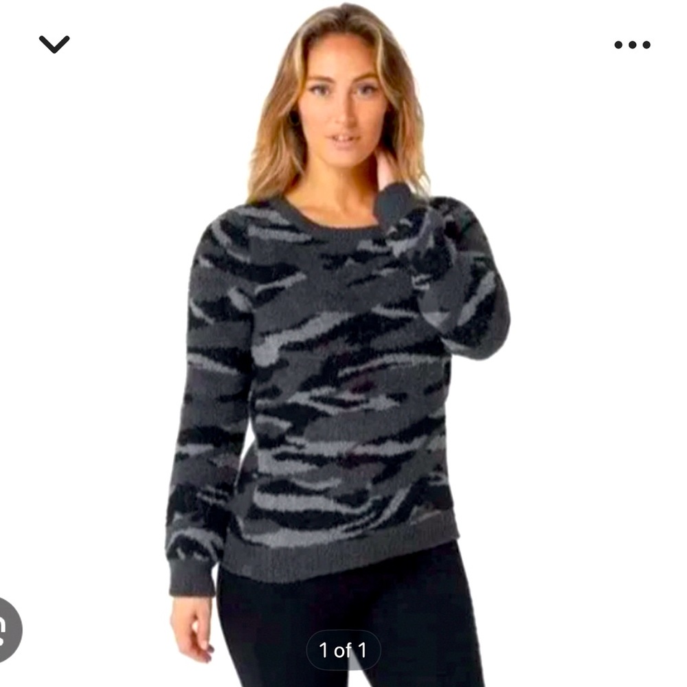 Barefoot Dreams NWOT camo sweatshirt size Large! Gorgeous!!!
